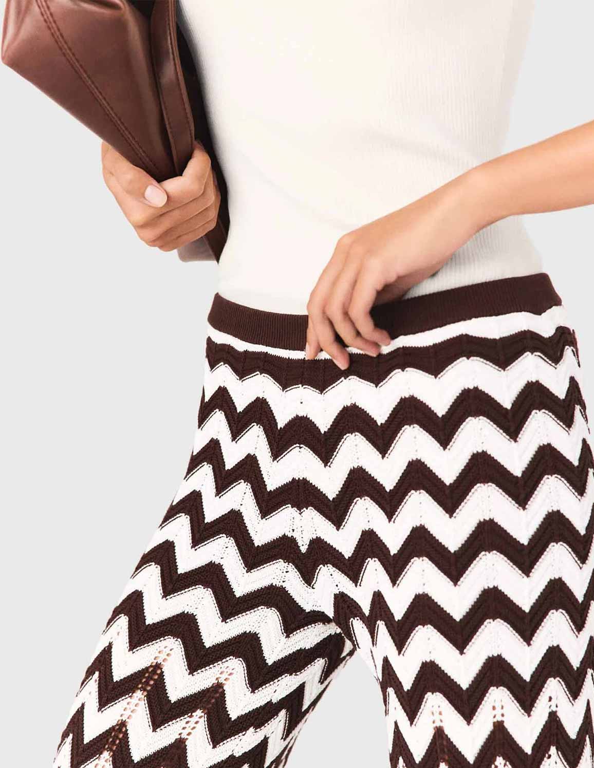 Brown / white