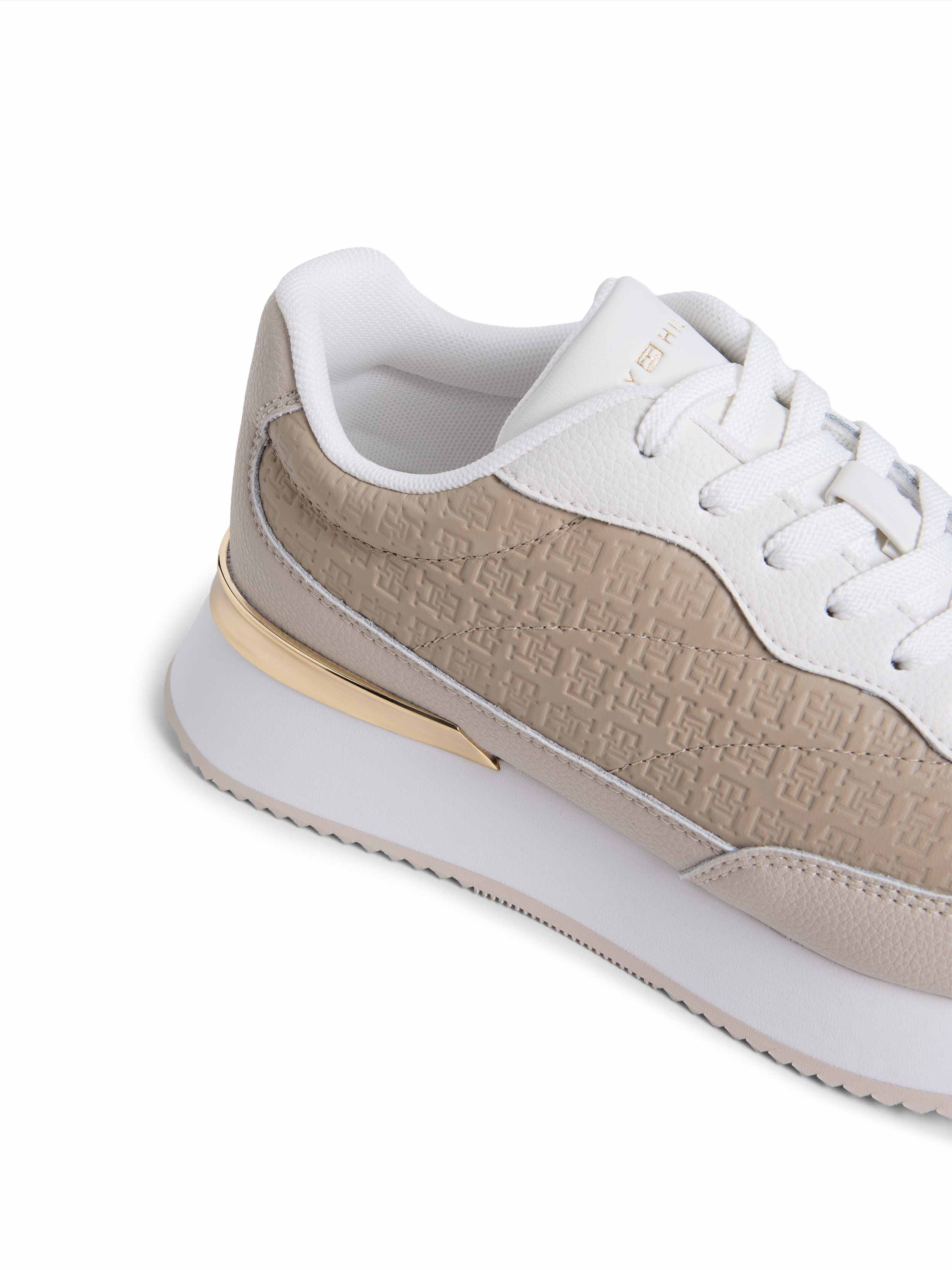 Beige/White
